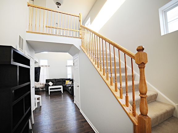 2nd image of 590 Yorkshire Ln
