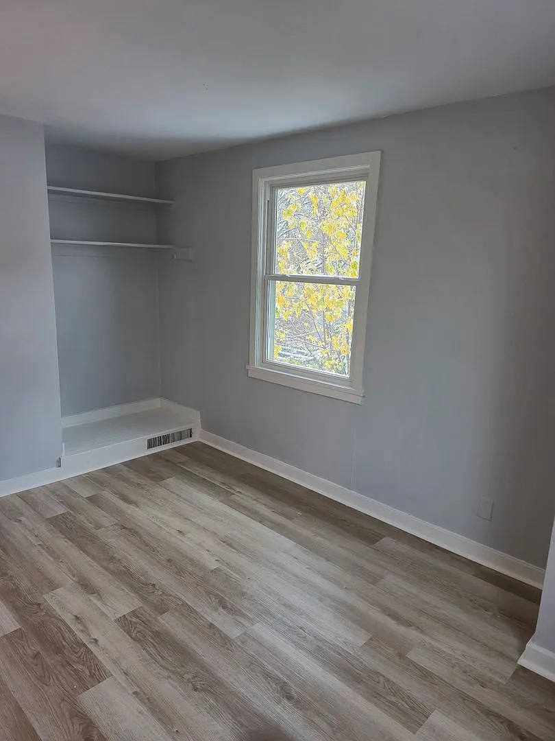 21-27 Whitman Pl #21 photo 1
