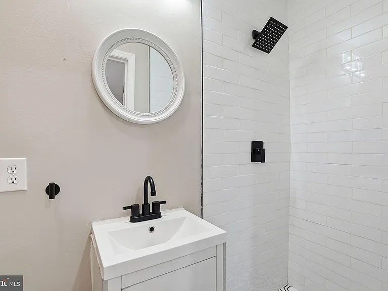 1710 W Virginia Ave NE #202 — Photo 12