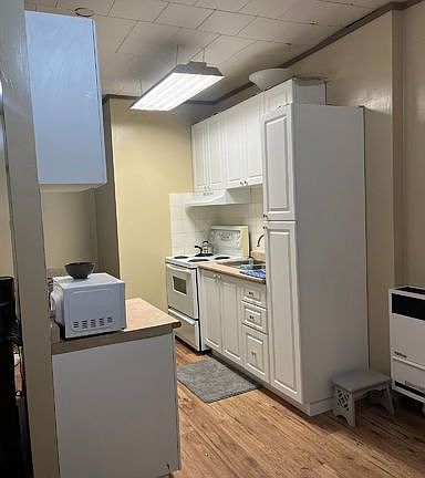 3rd image of 5002 50th Ave