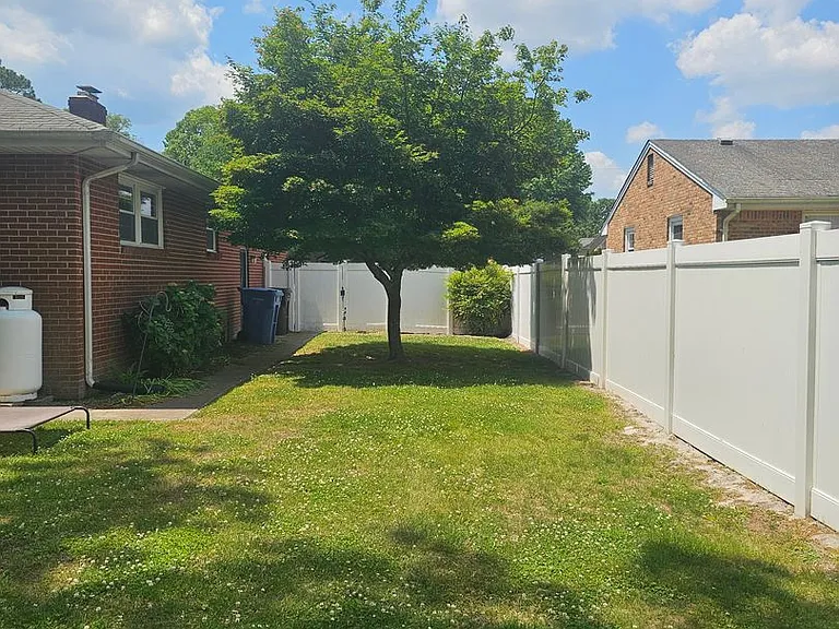 309 Lenore Trl — Photo 21