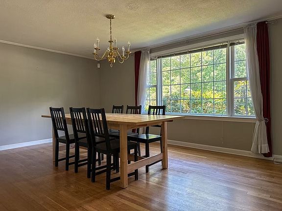 5th image of 112 Marlboro Rd