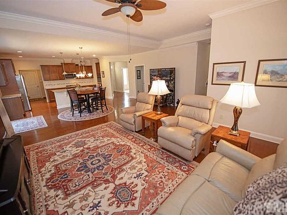 4th image of 45 Willow Bend Ct