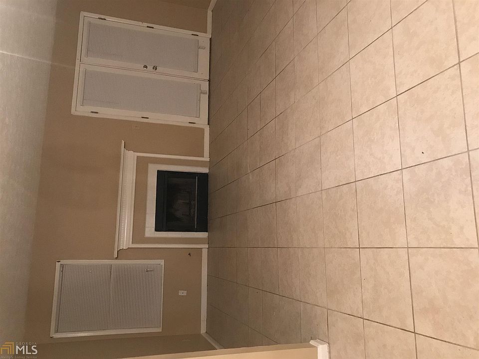 1st image of 2194 Wellington Cir