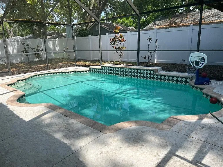 200 Arbor Dr W — Photo 18