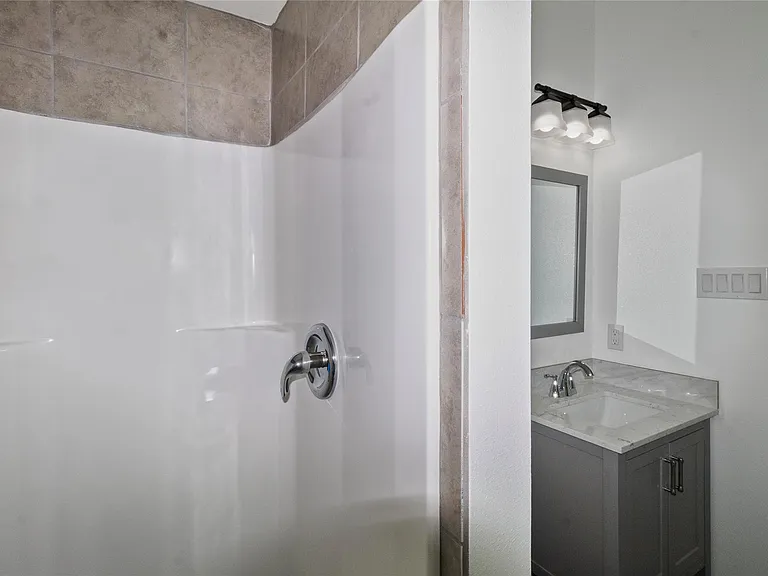 531 N Estelle St — Photo 23