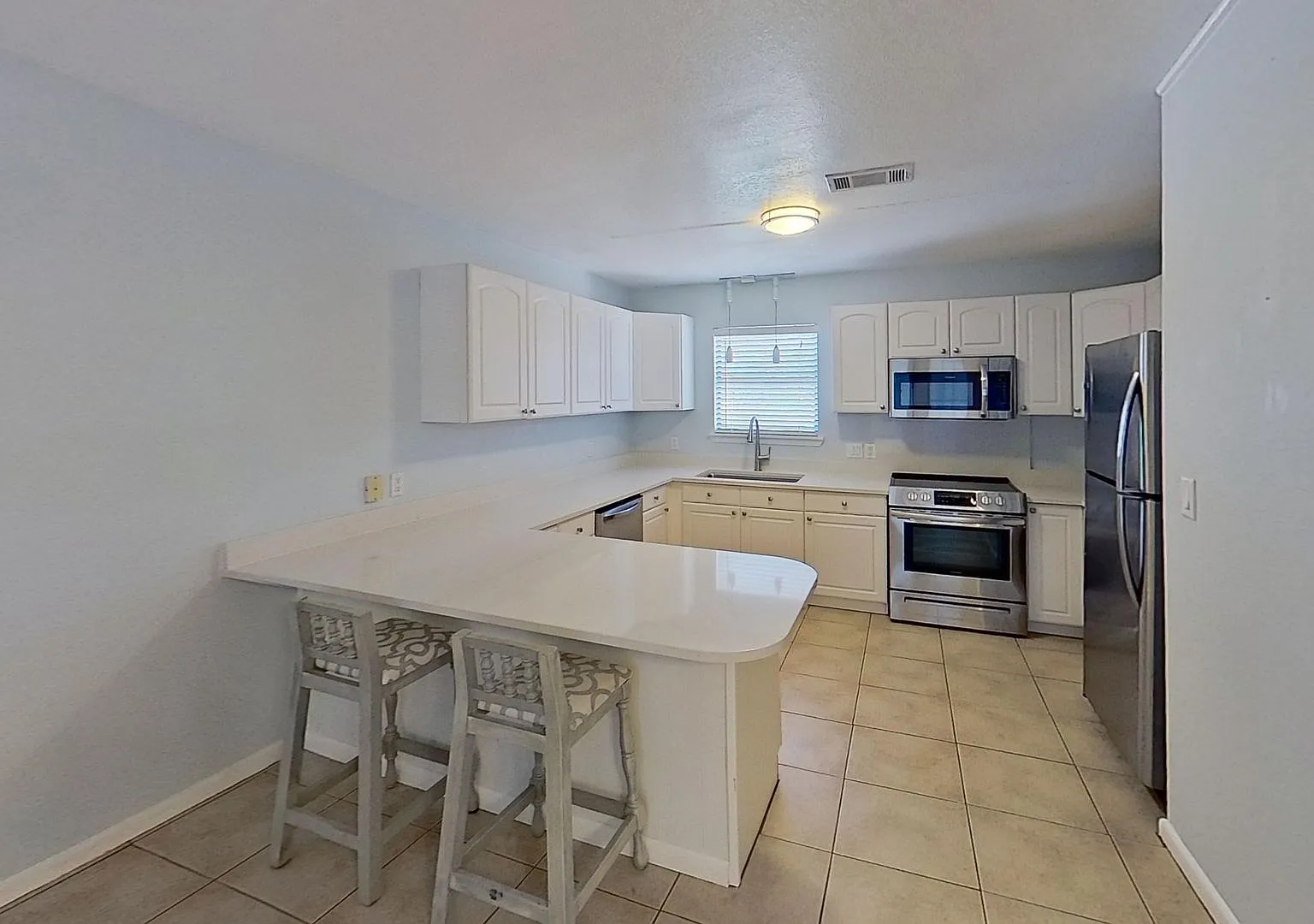 181 Maple St — Photo 2