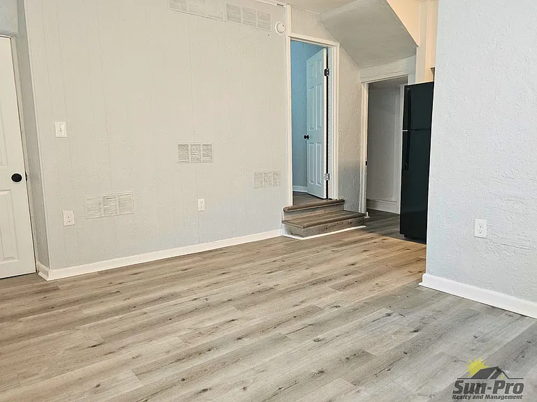 218 N Oleander Ave #4 — Photo 7