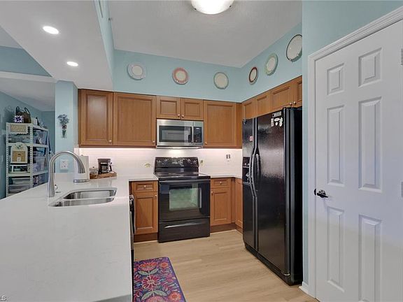 5th image of 20221 Estero Gardens CIR #101