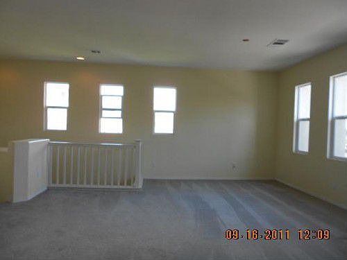 5th image of 425 Meadowbrook Dr