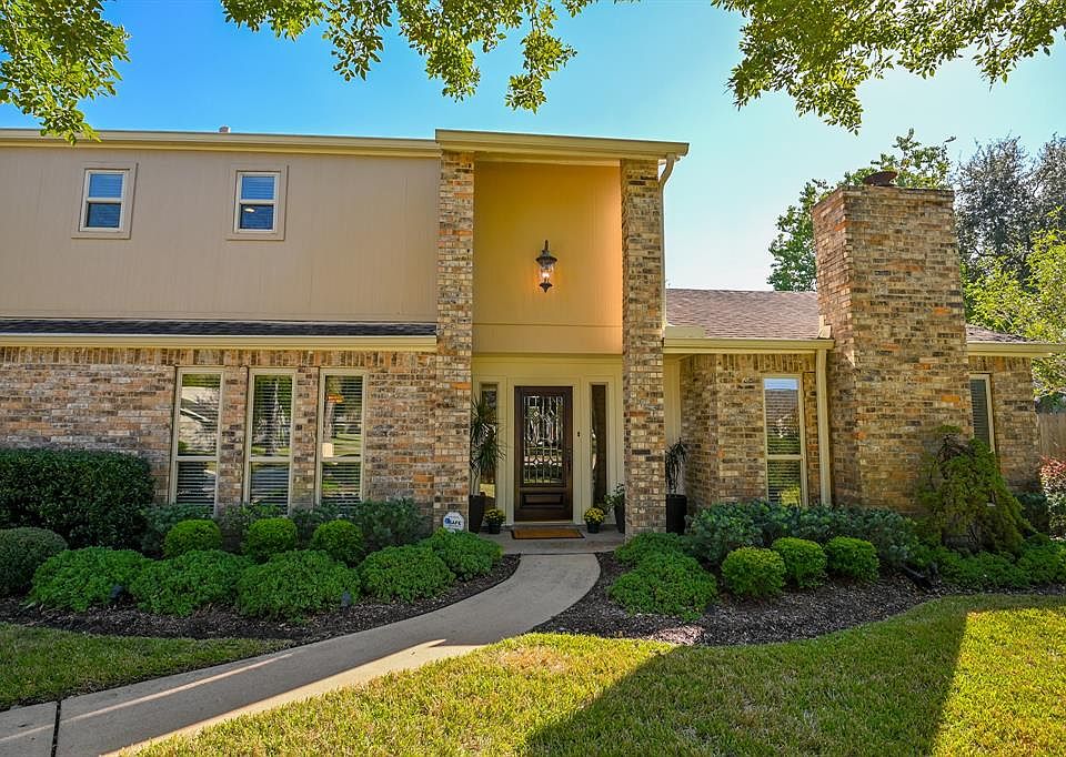 Immaculate and well maintained, this 4 bedroom home on a huge lot is a must see