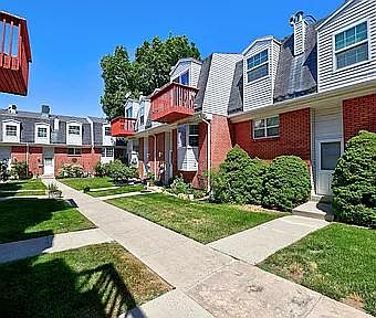 1st image of 638 E Williamsburg Park Cir