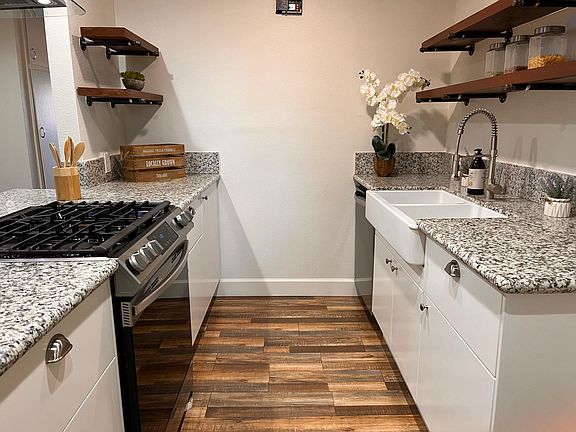 3rd image of 25248 Van Leuven St #2-4