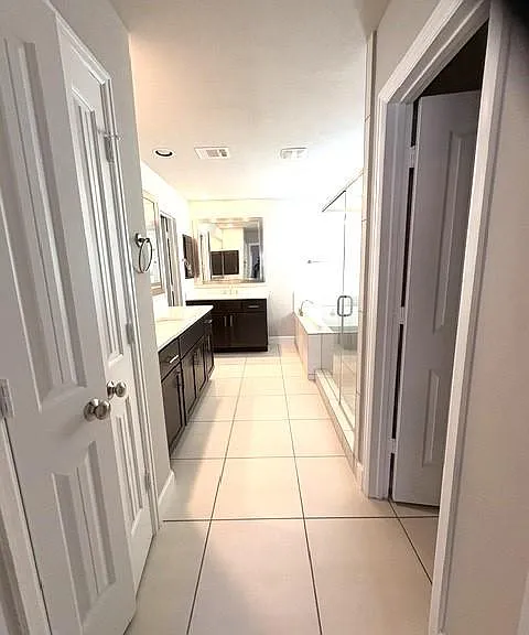 5018 Dickson St — Photo 23