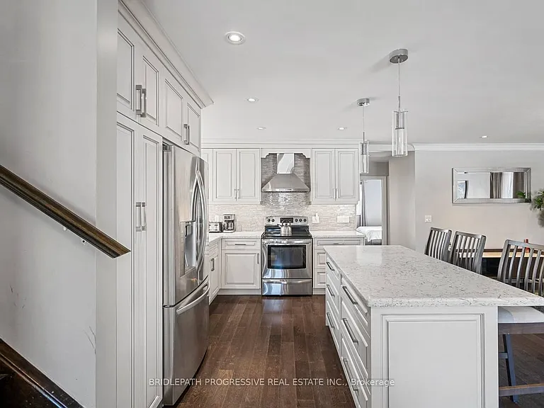 289 Burnett Ave — Photo 2