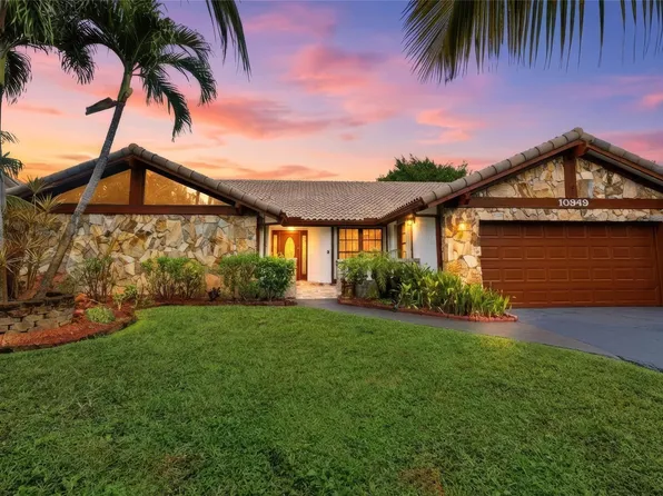 10949 NW 1st Manor, Coral Springs, FL 33071