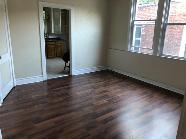 2558 Centre Ave APT 2
