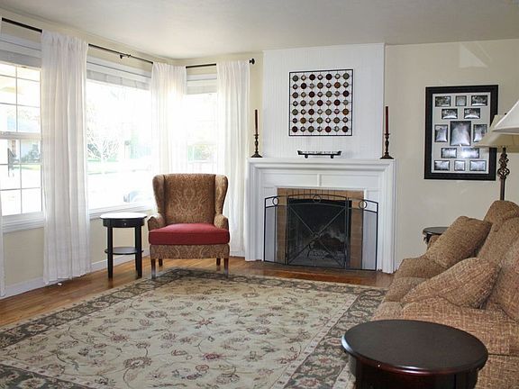 3rd image of 2334 Maryal Dr