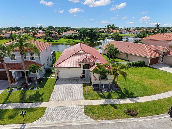 2nd image of 3621 Miramontes Circle