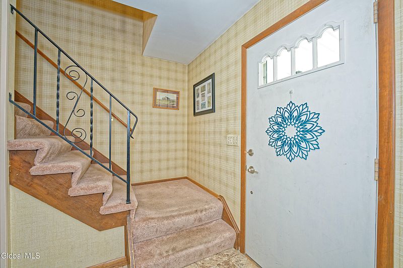 5th image of 1073 Serafini Drive