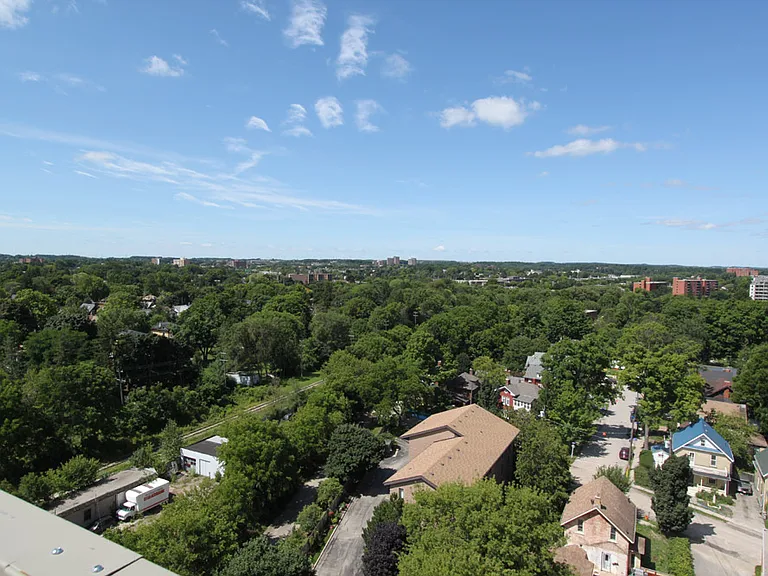 560 Queen St S #411 — Photo 4