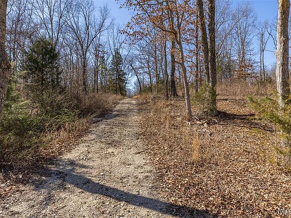 4th image of 15 Ozark Heights Rd