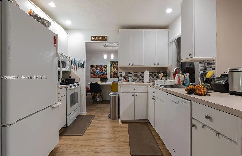4 bed, 1629 sqft, $3,800 — Photo 1