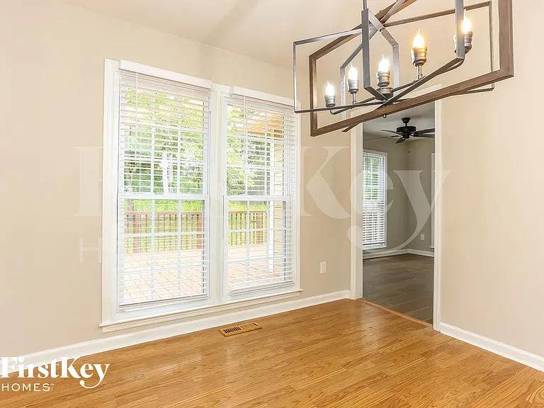 5395 Telford Ct — Photo 5
