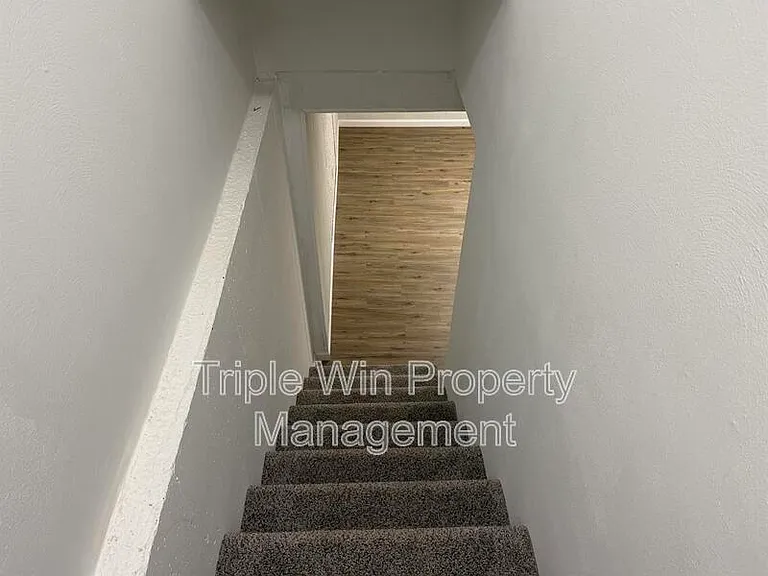 1315 Bobolink Dr — Photo 29