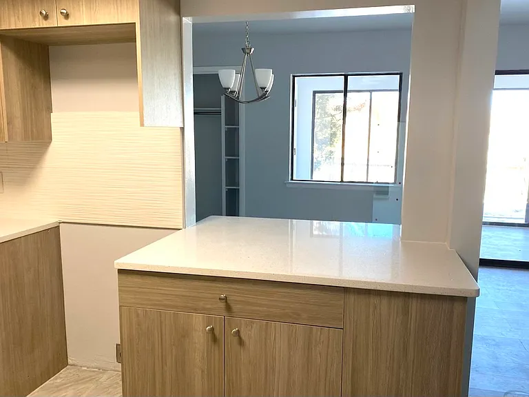 937 Country Club Dr SE #F — Photo 11