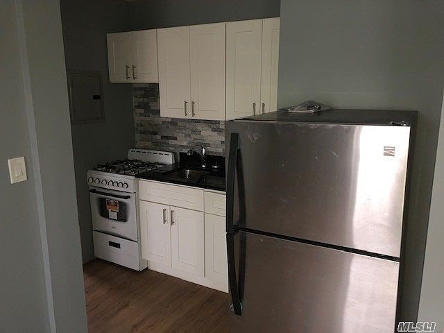 1st image of 1042 W Beech St #8