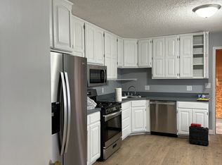 311 E 8th St, Auburn, KS 66402