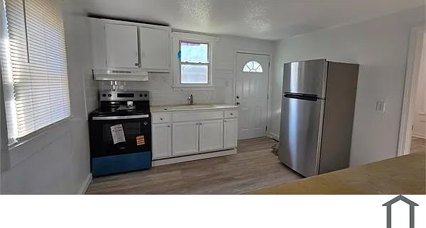 305 N Kendall St — Photo 2