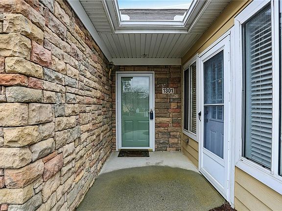 2nd image of 2191 Rockbridge Rd APT 1301