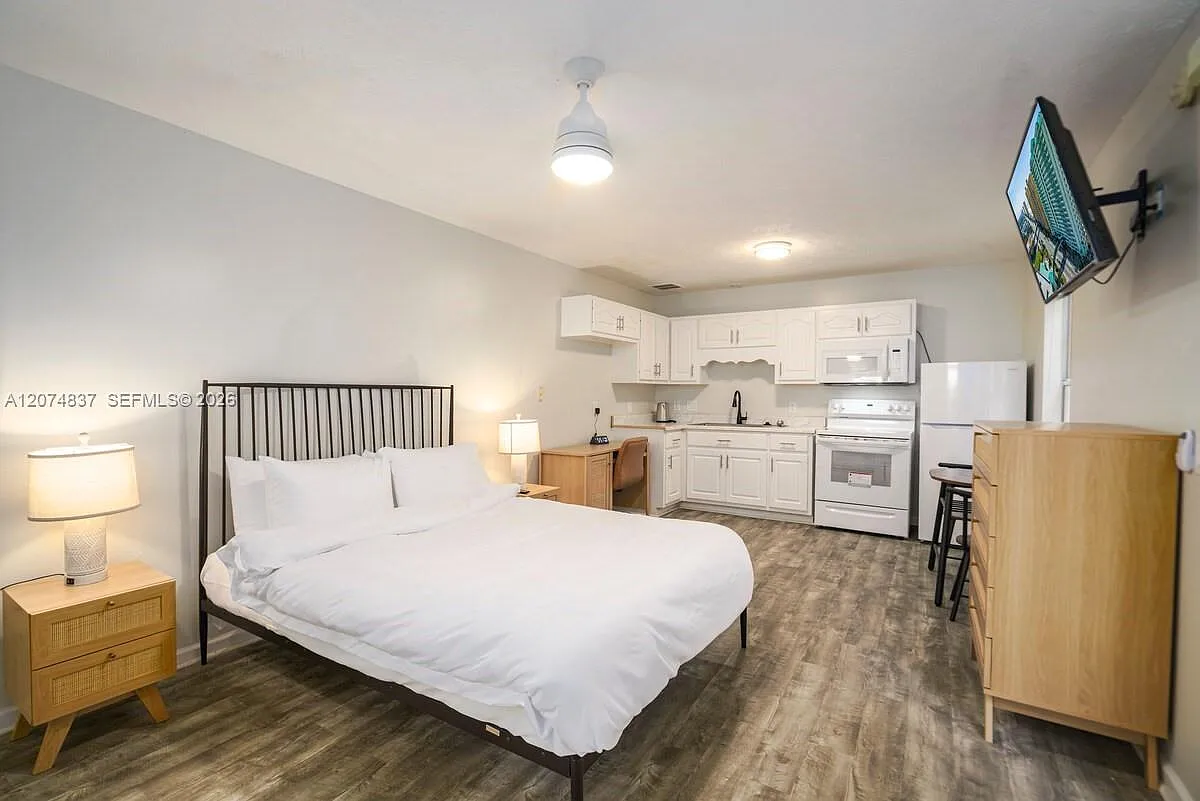 1 bed, 1.0 bath, $1,500 — Photo 3