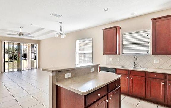 4th image of 11747 Alexandra Dr