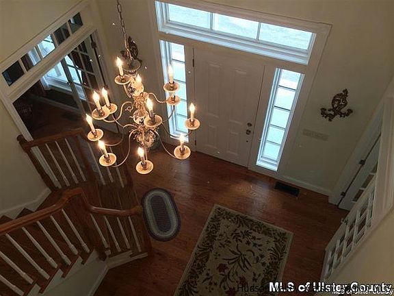 4th image of Bonnie Brae Ln