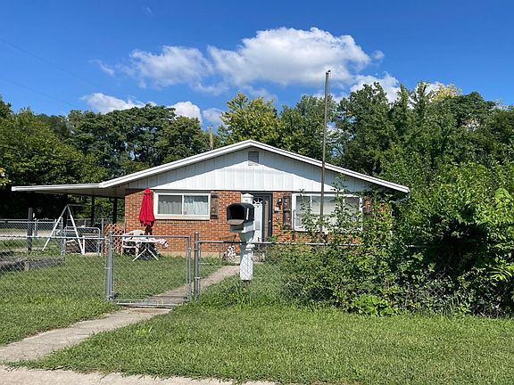 2nd image of 2701 Oneida Ave