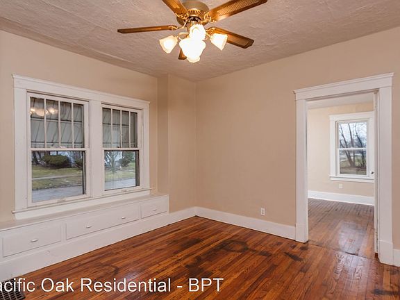 4th image of 844 W 22nd St