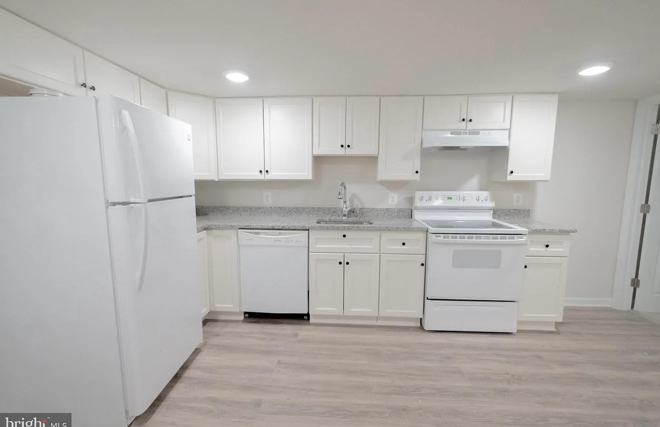 1 bed, $1,300 — Photo 2