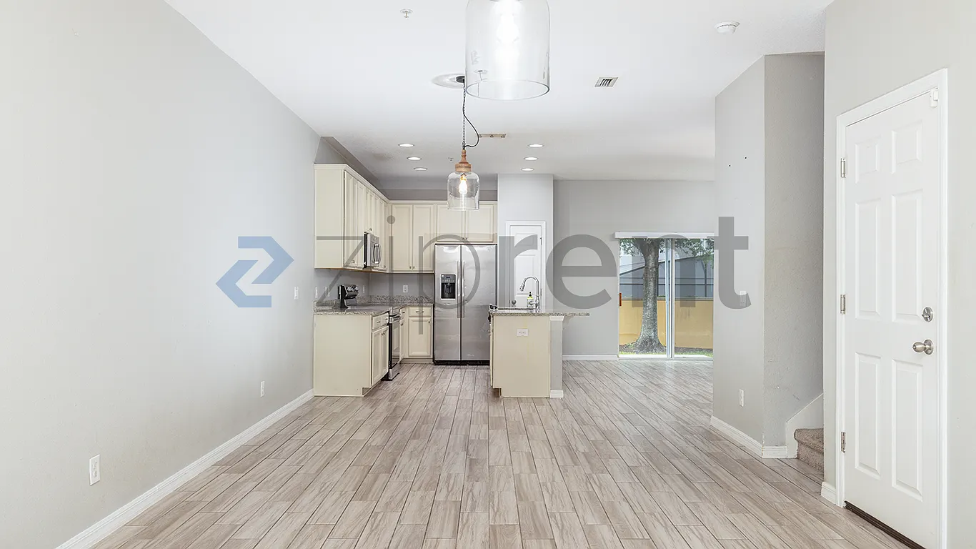 3 bed, 2.5 bath, 1817 sqft, $2,500 — Photo 4