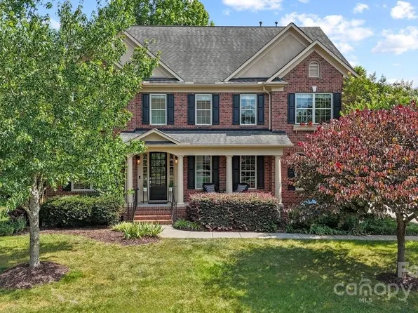 2105 Worthington Dr, Matthews, NC 28104