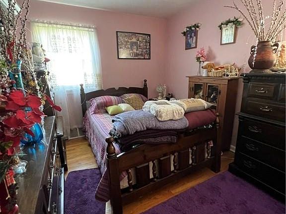 5th image of 3854 W 136th St