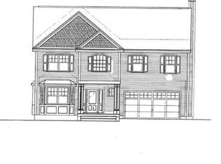 33 Sheridan Cir, Winchester, MA 01890