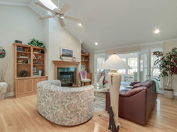 4th image of 209 Oligi Cir