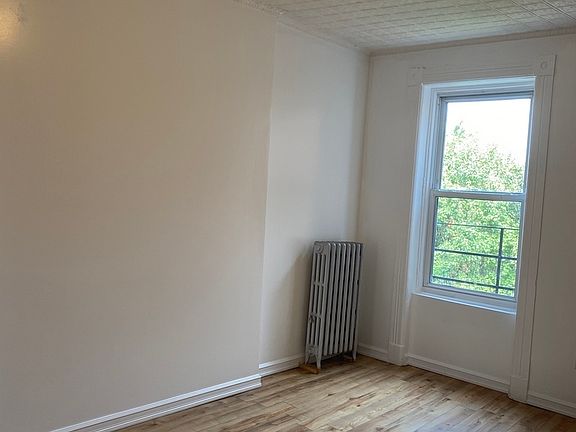 5th image of 783 Union St #D4
