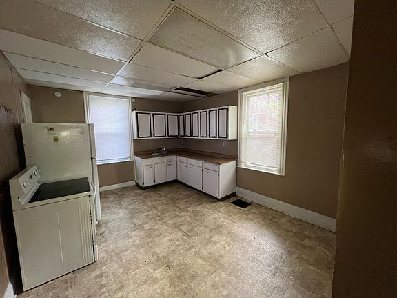 4th image of 3854 Zinsle Ave