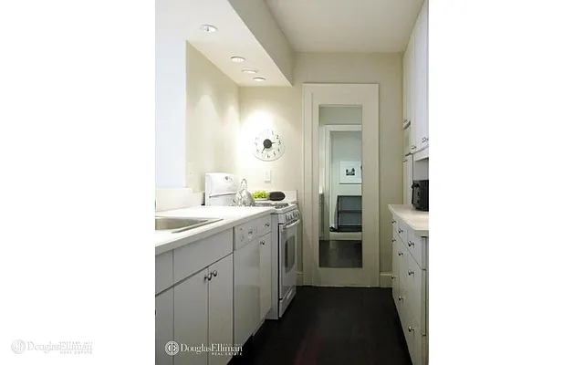 Rented by Douglas Elliman | media 14