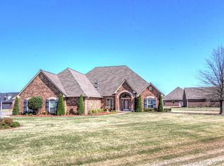 6925 S 310th East Ave, Broken Arrow, OK 74014