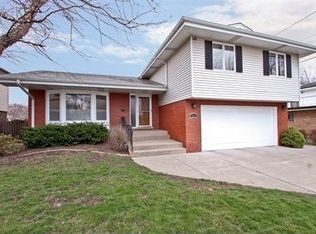 10661 S Laramie Ave, Oak Lawn, IL 60453